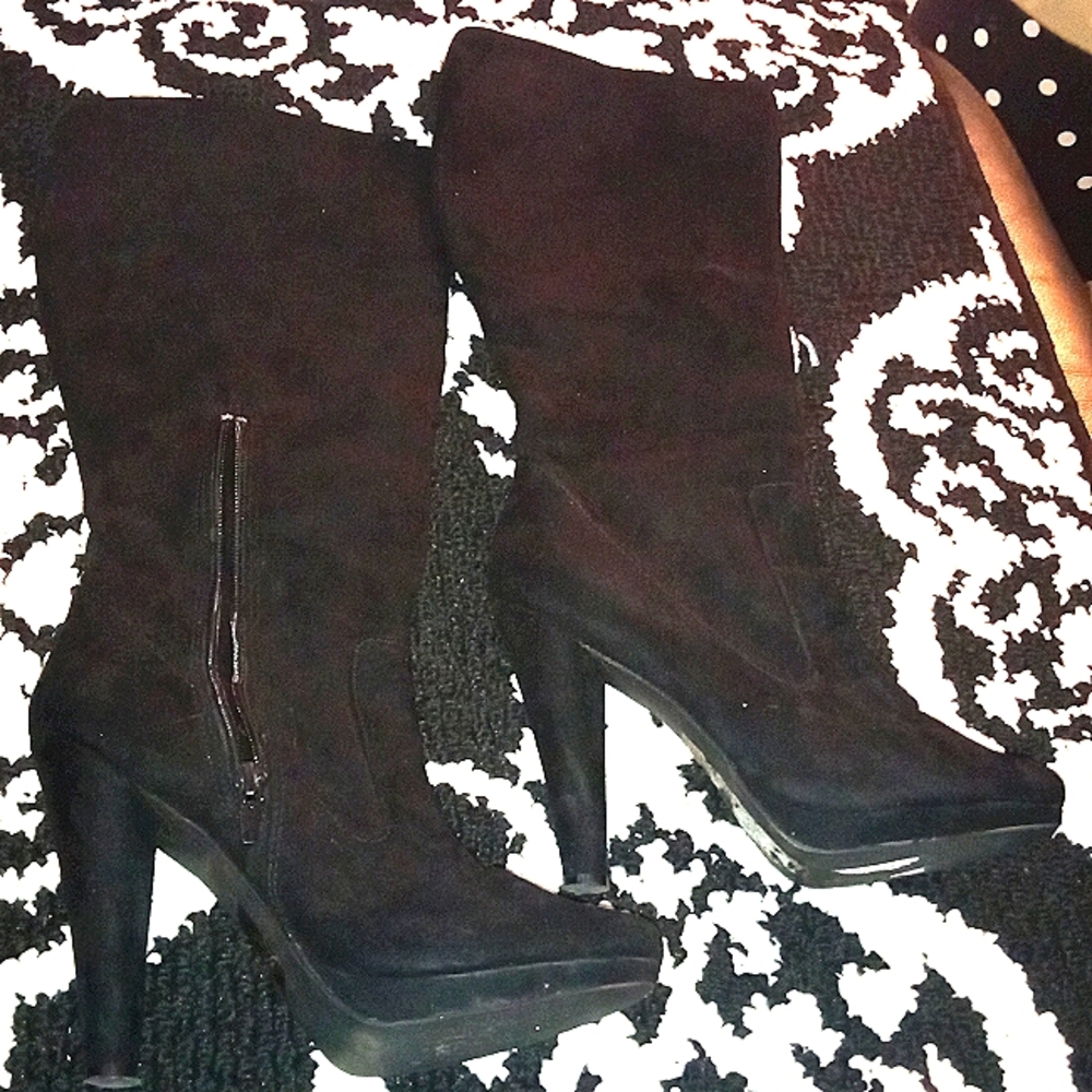 Chic Black Heeled Boots for Women